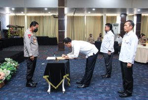 Komitmen Bersama Berantas Tindak Pidana, Kapolda pimpin Pakta Integritas para penyidik Reskrim jajaran Polda Maluku Utara